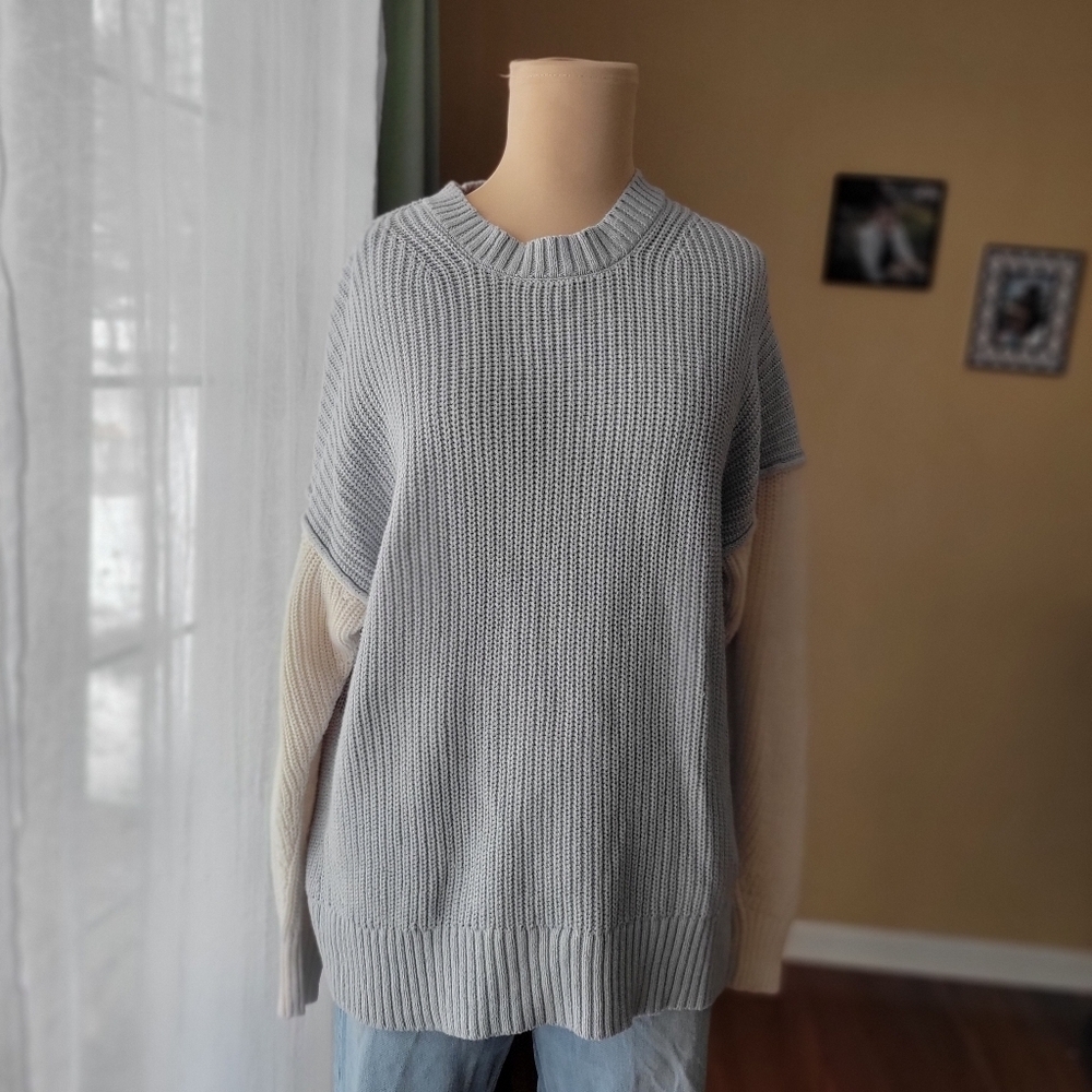 American‎ Eagle Light Blue Cream Crew Neck Relaxed Fit Sweater Size Small Soft